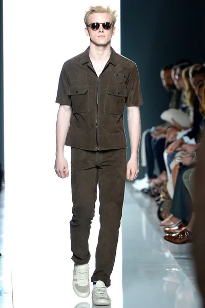 Look 4